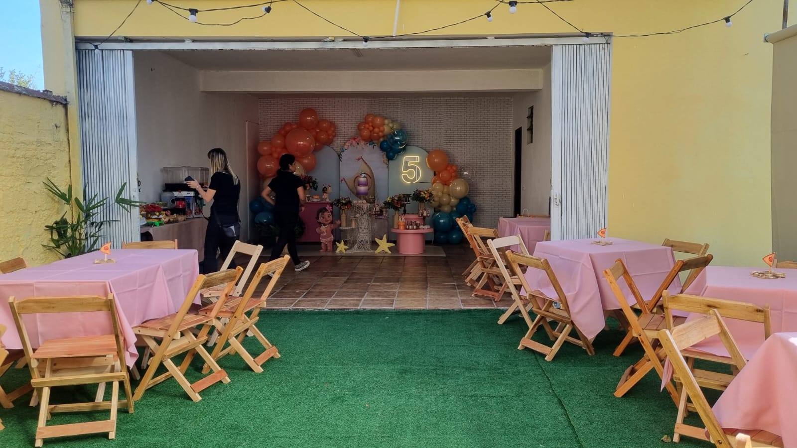 Mesa de festa ao ar livre