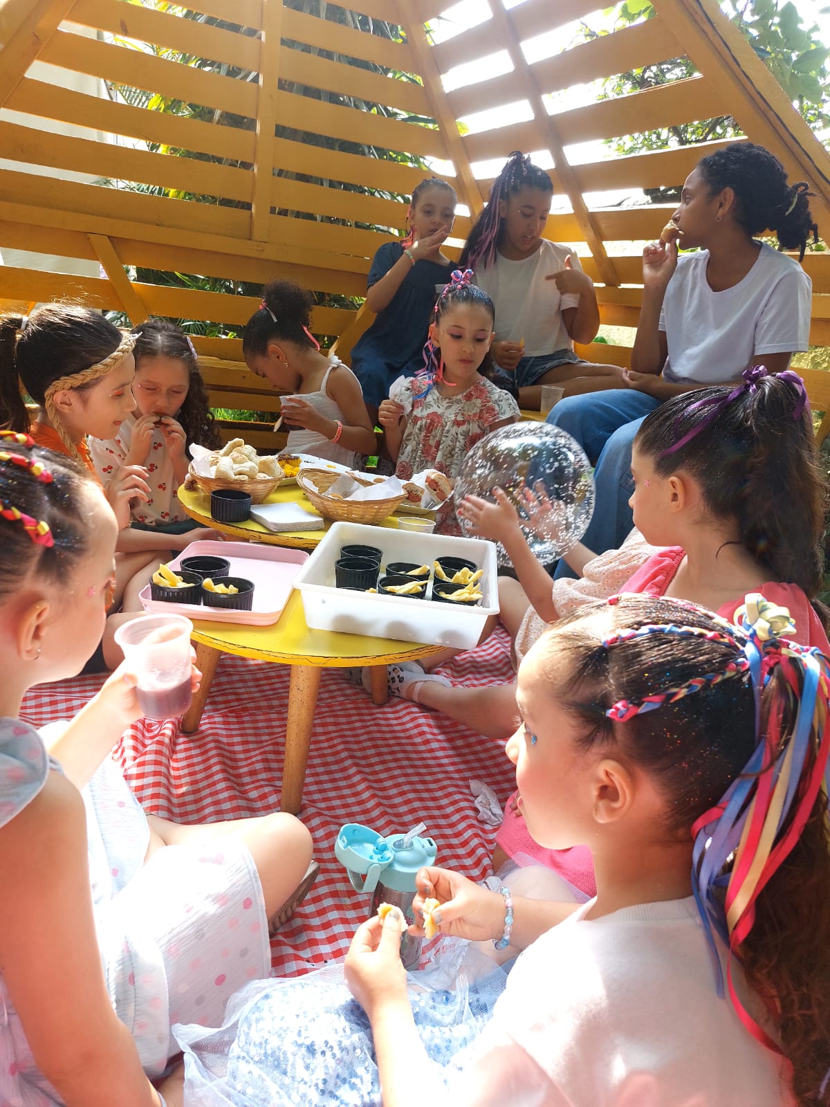 Crianças na cabana